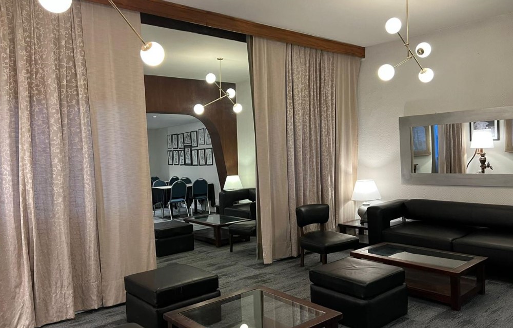 Hotel La Perla Slider 1